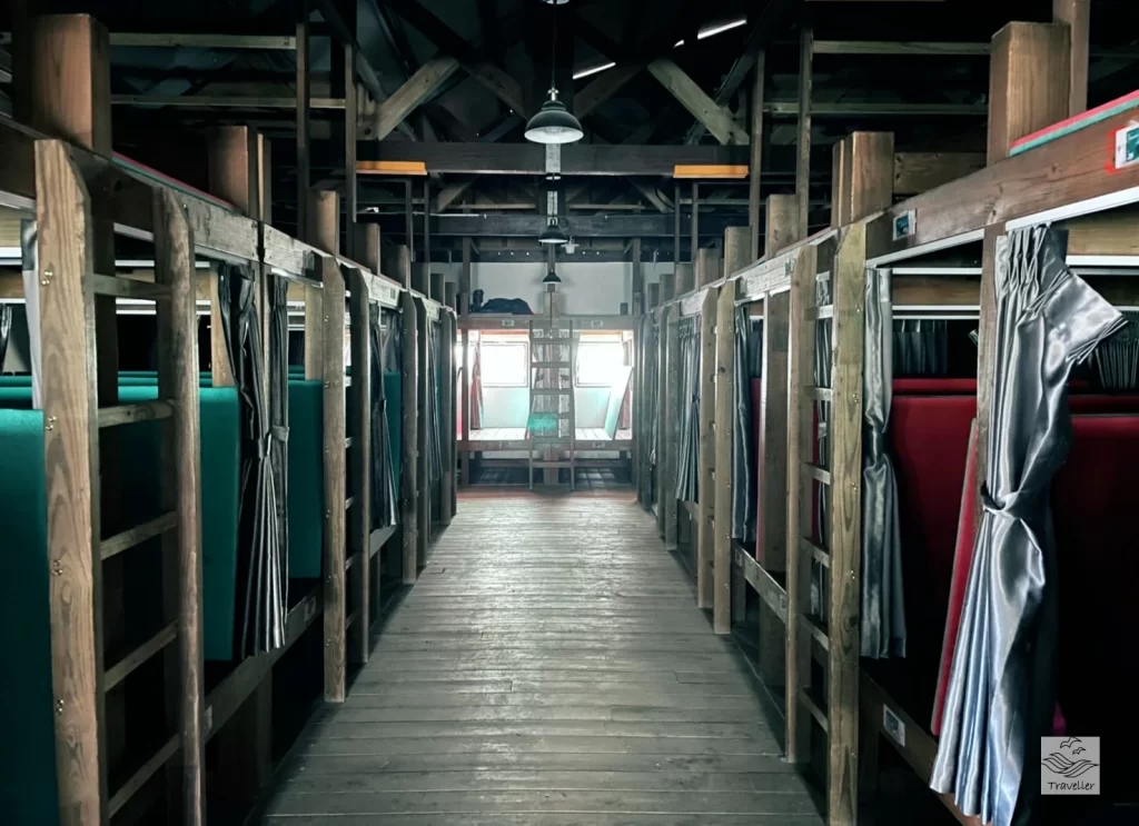 嘉明湖向陽山屋